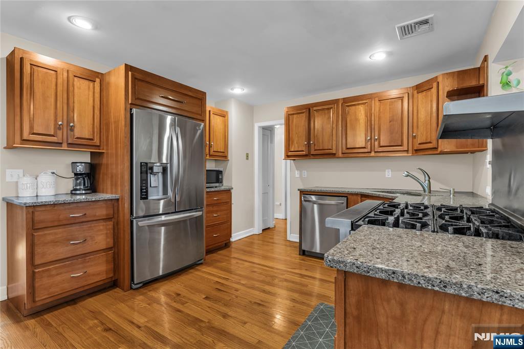15 High Mountain Road Oakland, NJ 07436 - Photo 4 of 29