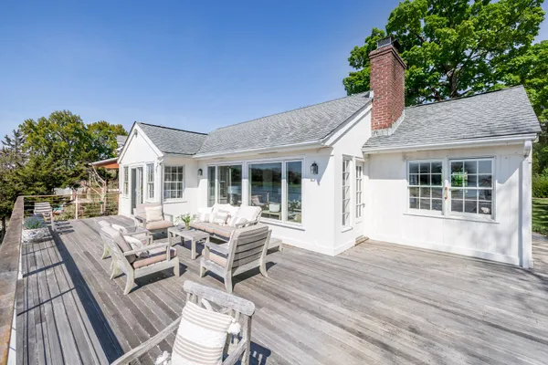 $5,350,000 | 11 East Harbor Drive, Sag Harbor, NY 11963