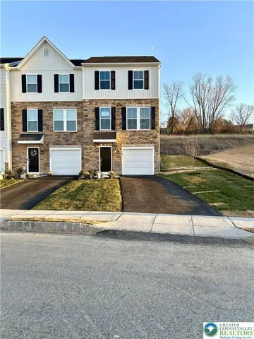 $2,600 | 7700 Clayton Avenue, Coopersburg, PA 18036