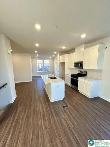 $2,600 | 7700 Clayton Avenue, Coopersburg, PA 18036