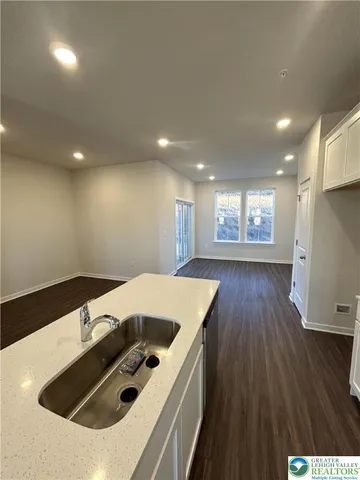 $2,600 | 7700 Clayton Avenue, Coopersburg, PA 18036