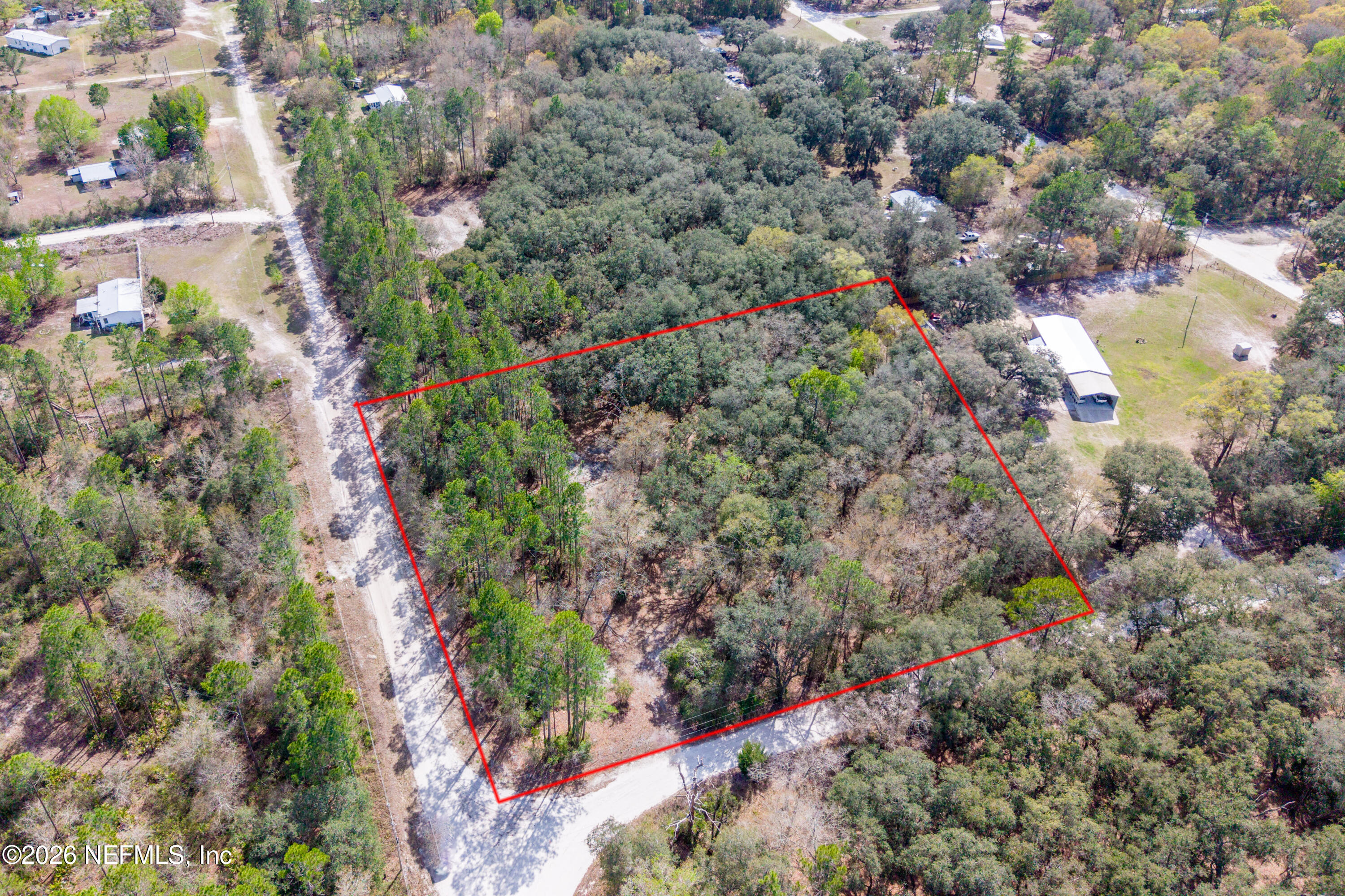 9094 Southeast 50th Avenue Hampton, FL 32044 - Photo 1 of 17