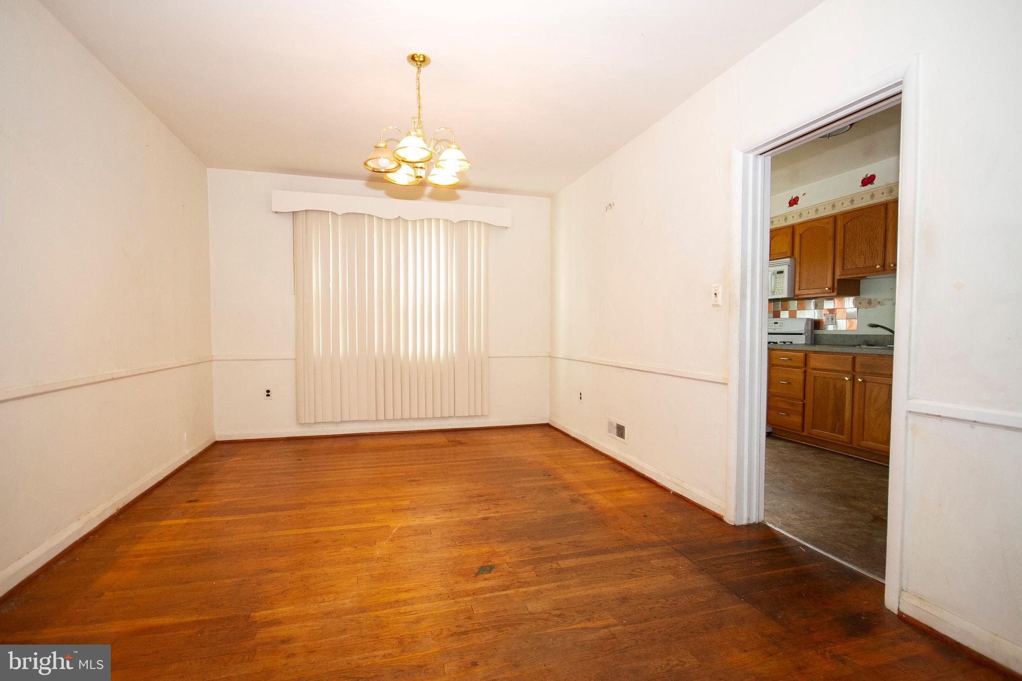 6121 Edlynne Road Baltimore, MD 21239 - Photo 11 of 19