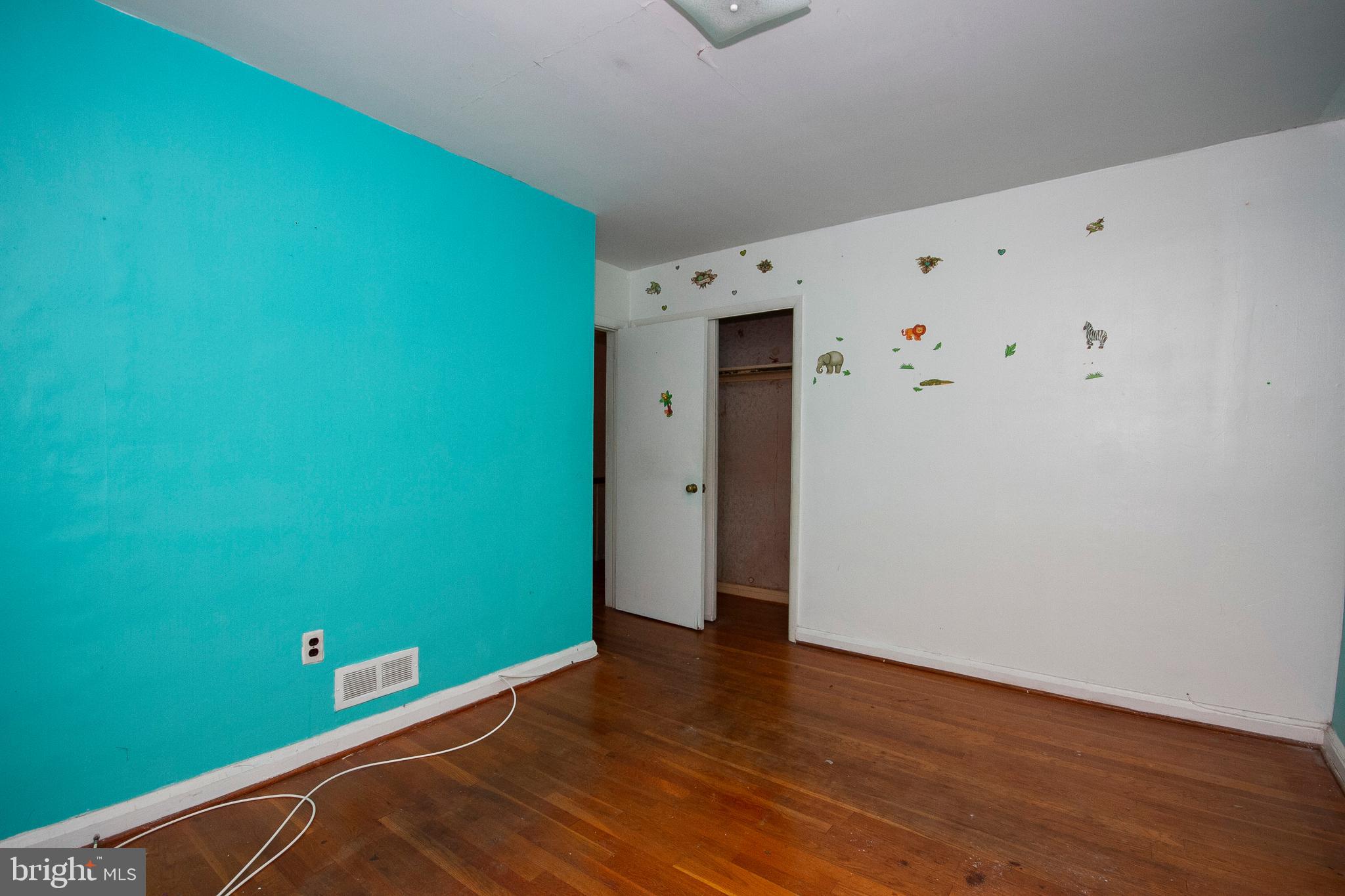 6121 Edlynne Road Baltimore, MD 21239 - Photo 3 of 19