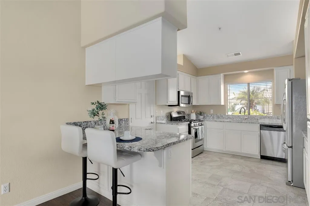886 St George Place Spring Valley, CA 91977 - Photo 10 of 24 Gallery Image 10