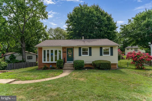 $639,999 | 6121 Squire Lane, Alexandria, VA 22310