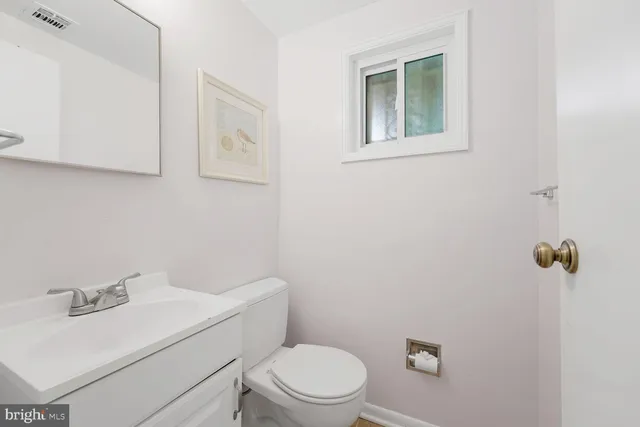 $639,999 | 6121 Squire Lane, Alexandria, VA 22310