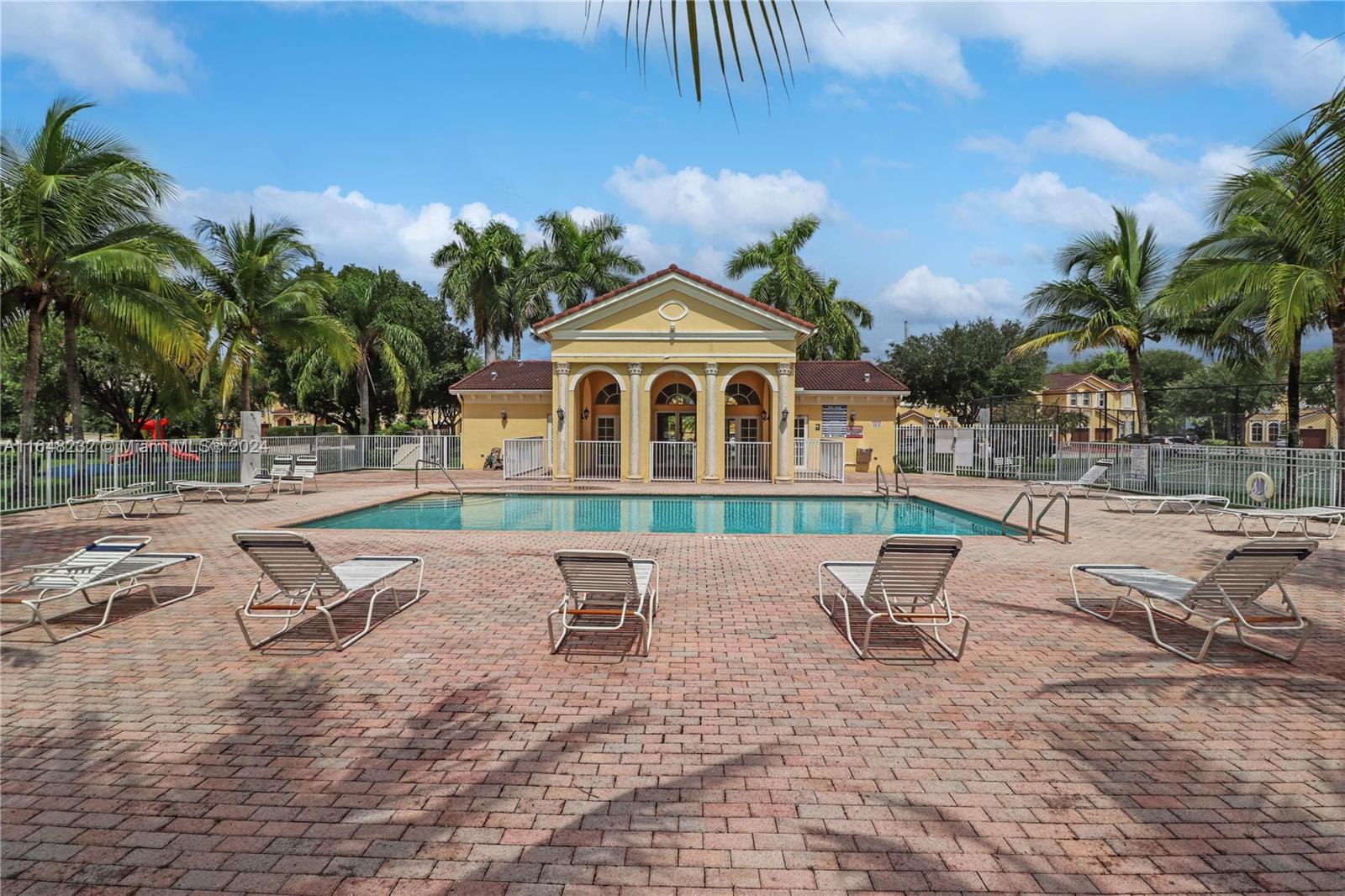 14976 Southwest 9th Lane Miami, FL 33194 - Photo 37 of 46