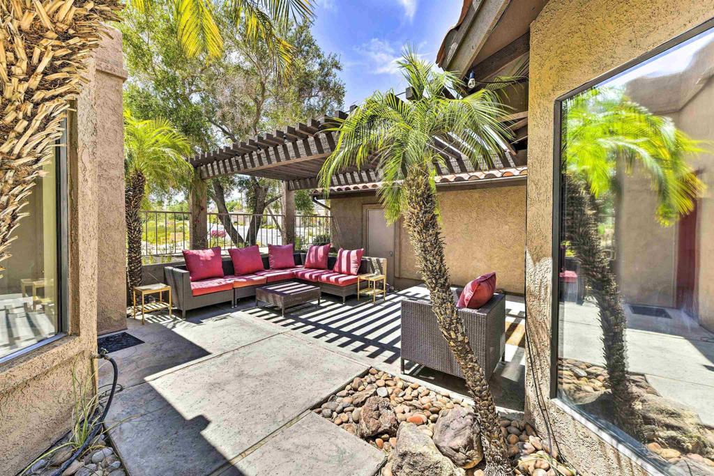 3049 Roadrunner Dr South  