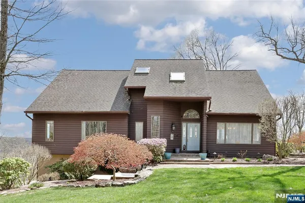 $1,499,000 | 6 Copperas Ridge Road, Newfoundland, NJ 07435
