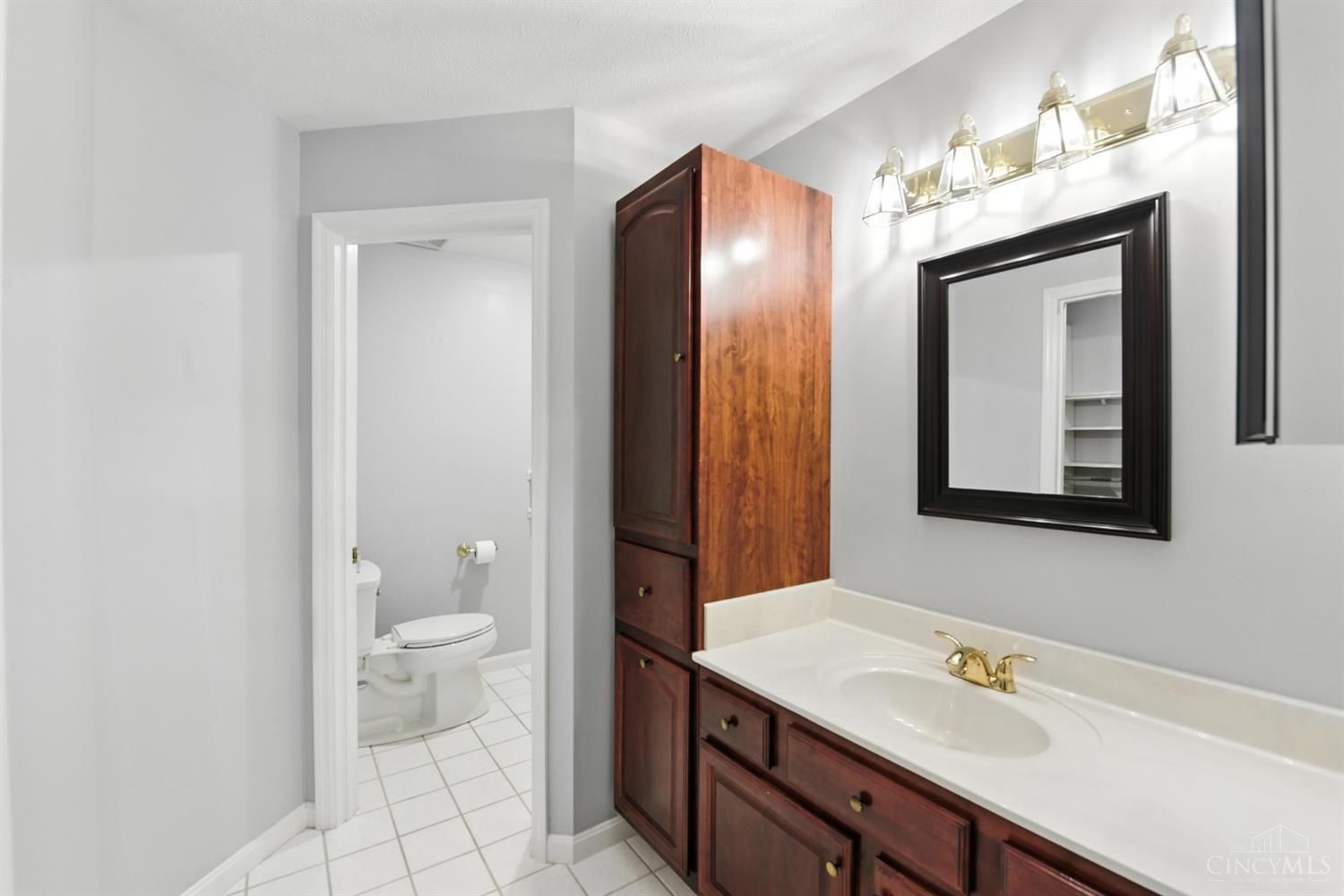 4320 Regency Ridge Court, Unit 202 Cincinnati, OH 45248 - Photo 26 of 38 Gallery Image 26