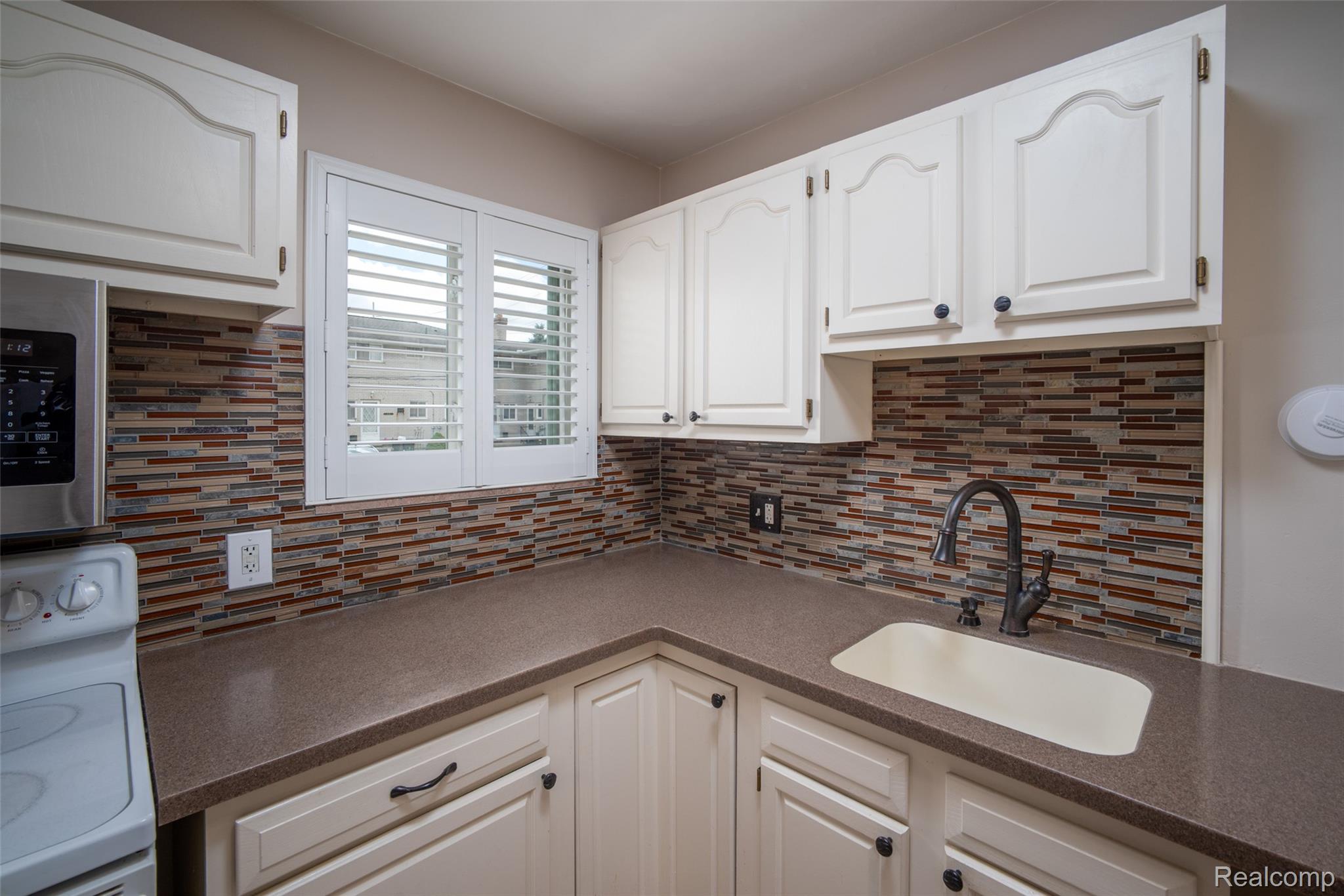 11026 Middlebelt Road Livonia, MI 48150 - Photo 8 of 22 8.jpg
