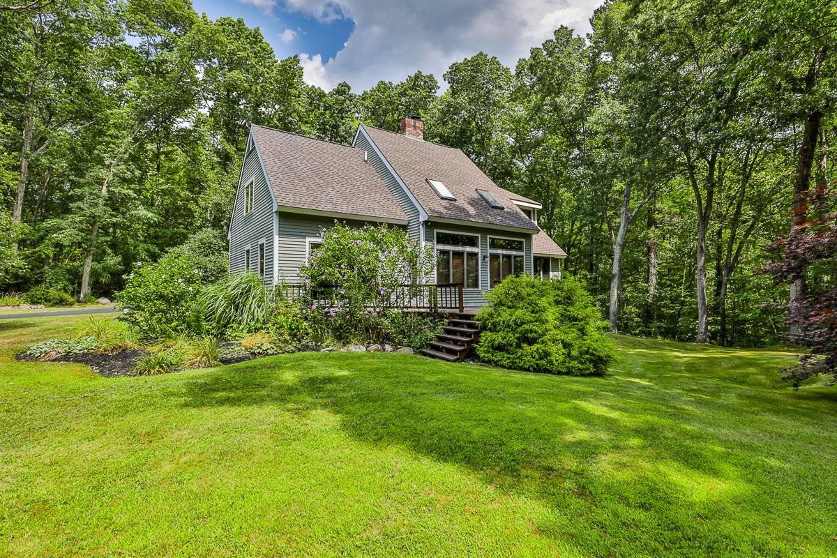 48 Sharon Road Windham, NH 03087 - Photo 5 of 35