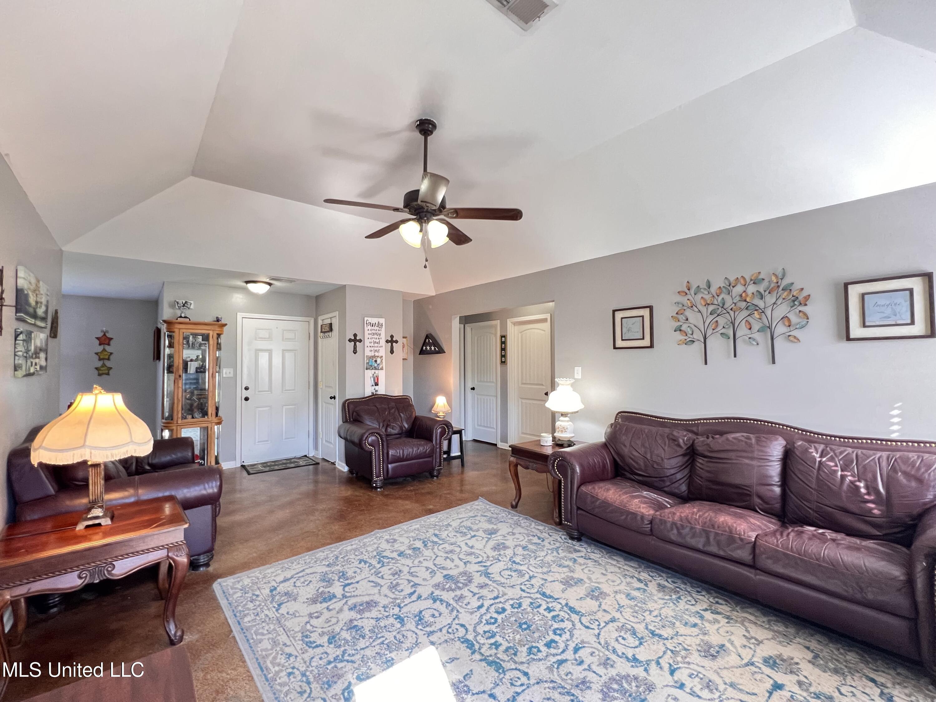 107 Emily Lynn Road Sarah, MS 38665 - Photo 12 of 43 IMG_4946