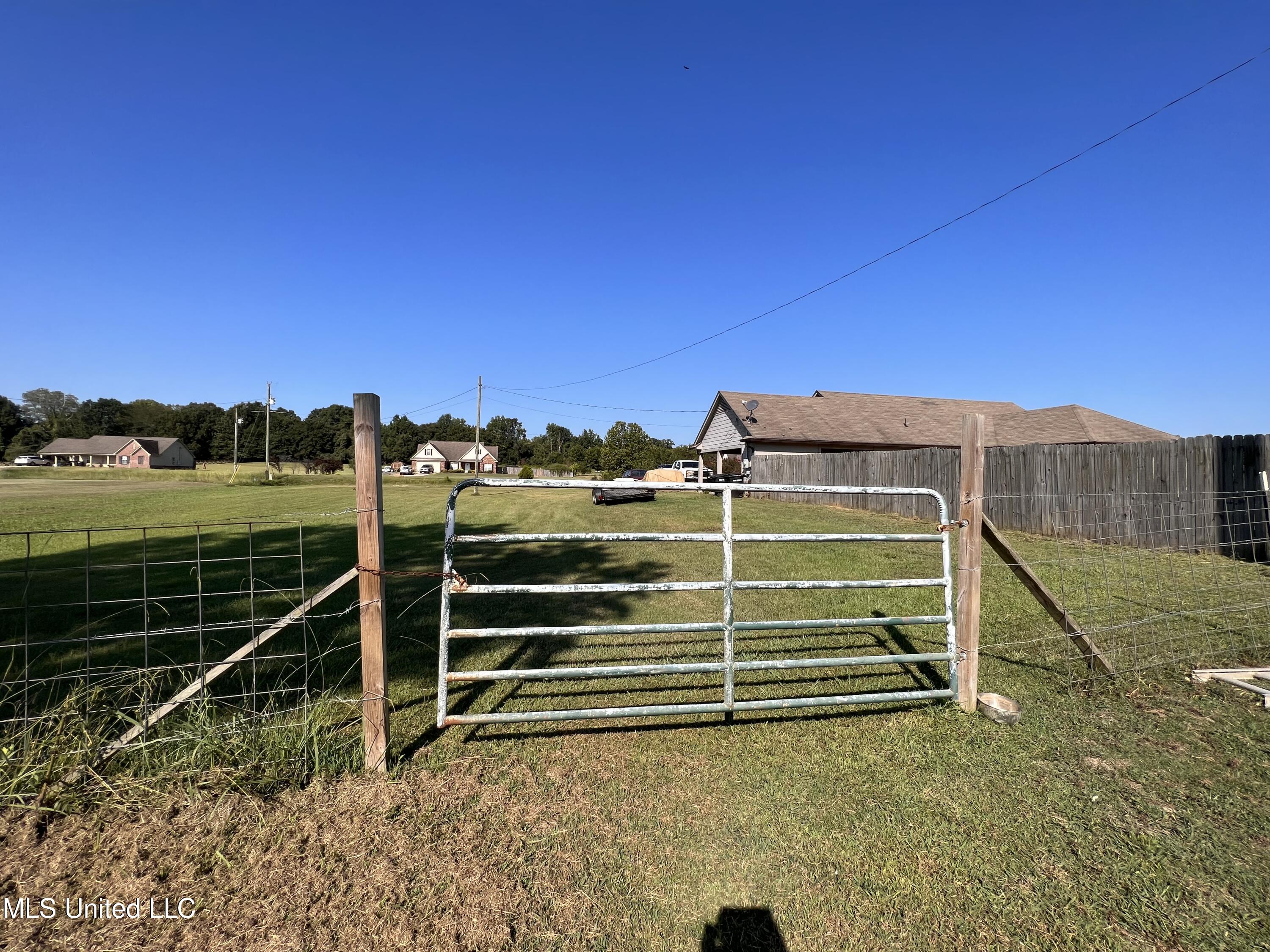 107 Emily Lynn Road Sarah, MS 38665 - Photo 27 of 43 IMG_4983