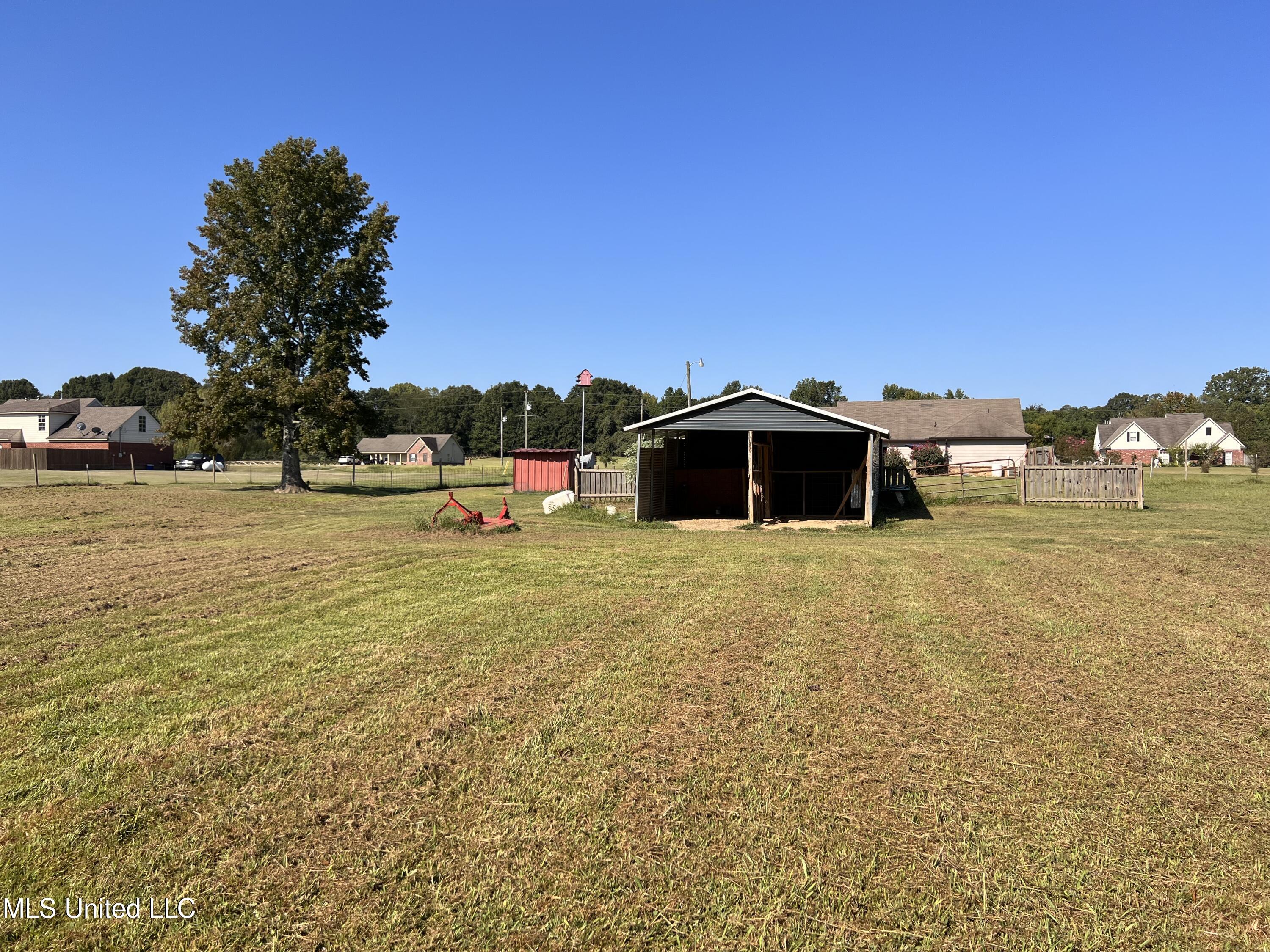 107 Emily Lynn Road Sarah, MS 38665 - Photo 32 of 43 IMG_4988