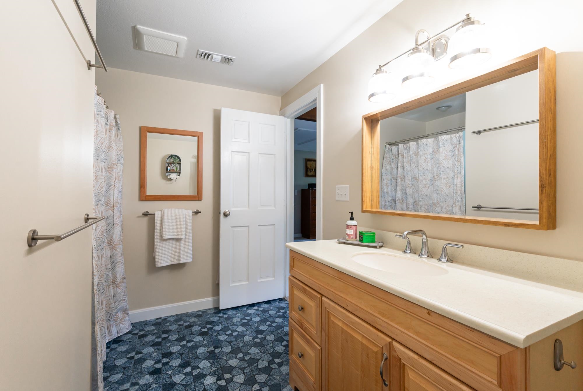 135 Amherst Street, Unit 28 Amherst, NH 03031 - Photo 24 of 44