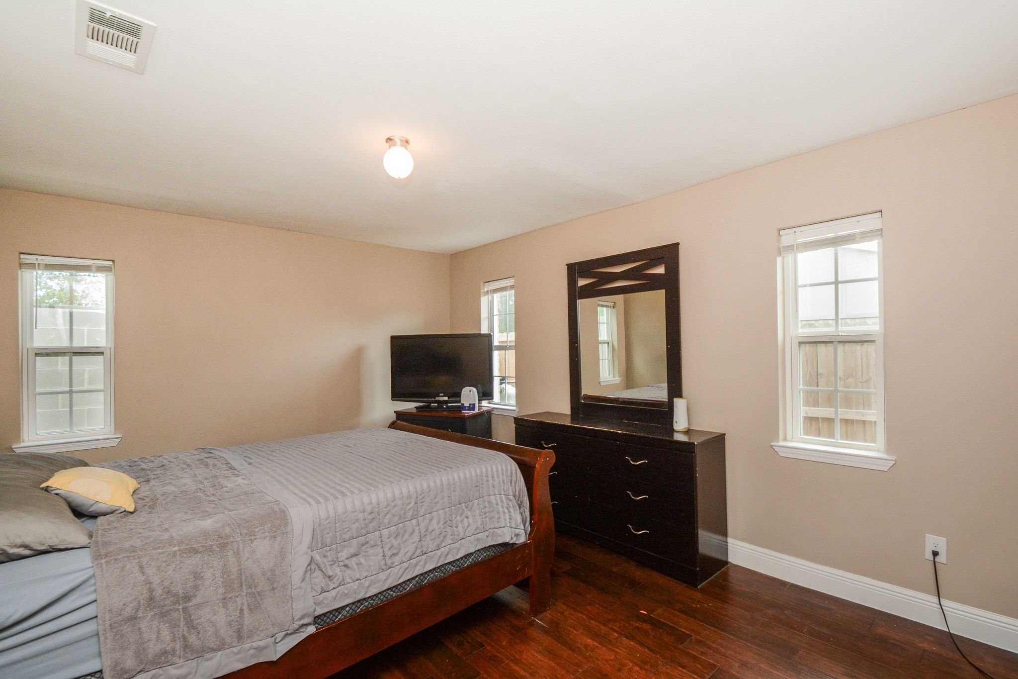 1402 Chestnut Ridge Road Kingwood, TX 77339 - Photo 7 of 32