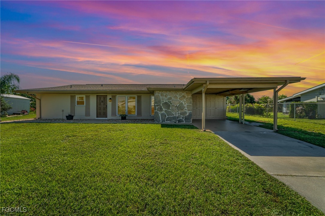 2368 Starlite Lane Port Charlotte, FL 33952 - Photo 2 of 34