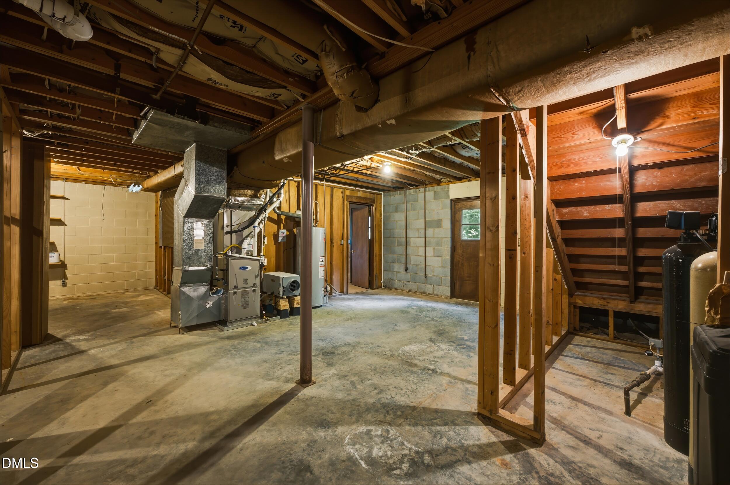 3405 Forest Road Raleigh, NC 27604 - Photo 23 of 43 23_22 -3405 forest rd, basement, interio