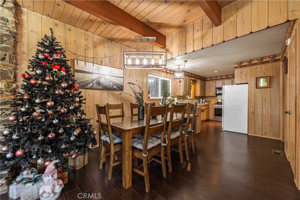 225 Fremont Road Lake Arrowhead, CA 92352 - Photo 13 of 49
