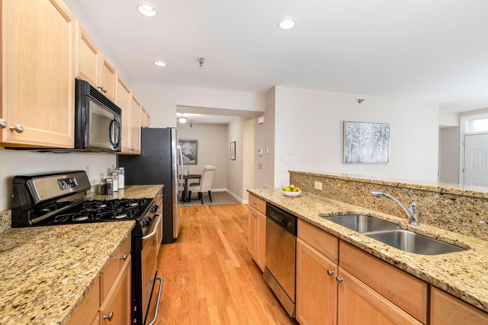 1746 Ridgecliff Road Columbus, OH 43221 - Photo 13 of 34 Kitchen