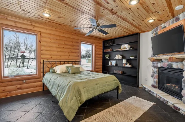 $575,000 | 6764 Lee Harbor Lane, Oshkosh, WI 54902