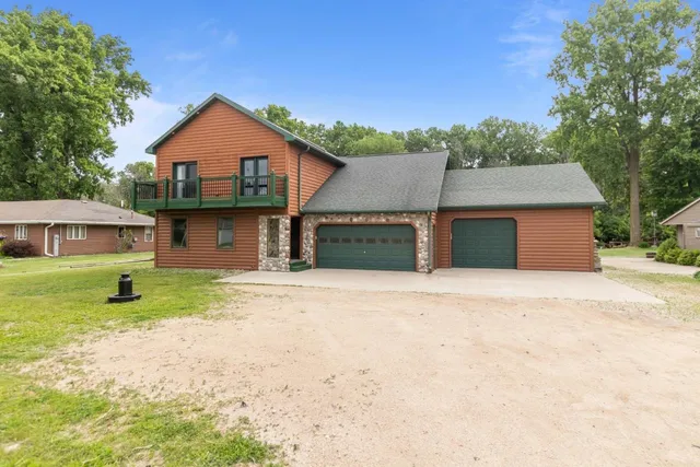 $575,000 | 6764 Lee Harbor Lane, Oshkosh, WI 54902