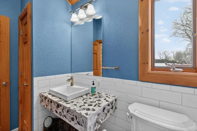 $575,000 | 6764 Lee Harbor Lane, Oshkosh, WI 54902