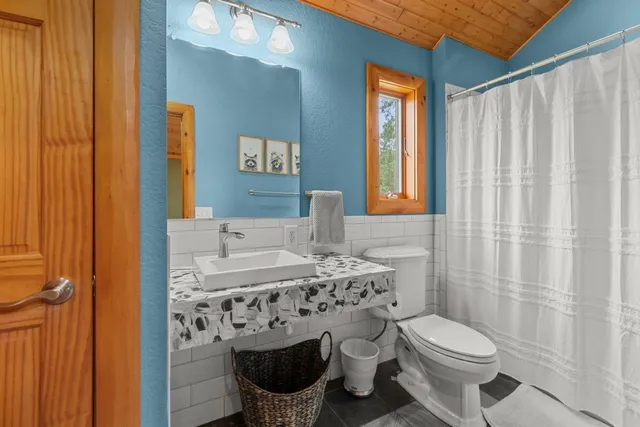 $575,000 | 6764 Lee Harbor Lane, Oshkosh, WI 54902