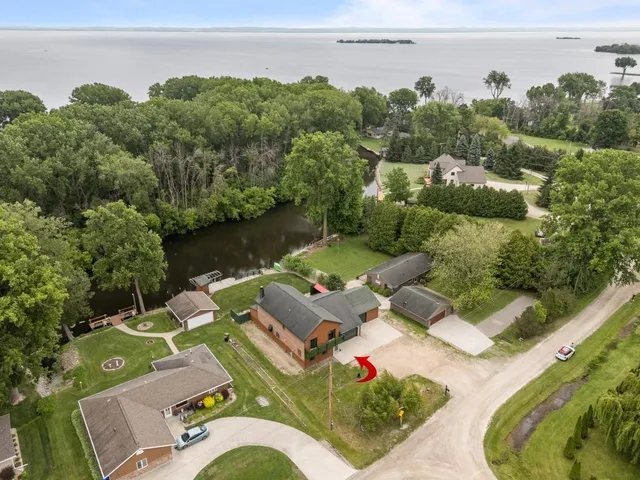 $575,000 | 6764 Lee Harbor Lane, Oshkosh, WI 54902