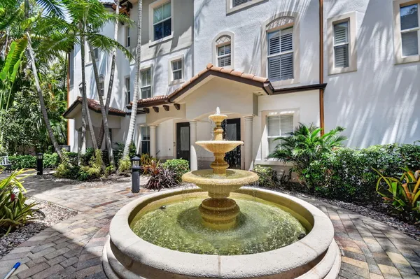 $630,000 | 2886 South Federal Highway, Lake Worth, FL 33462