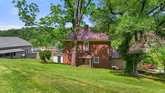 $229,000 | 10662 Lee Jackson Highway, Big Island, VA 24526