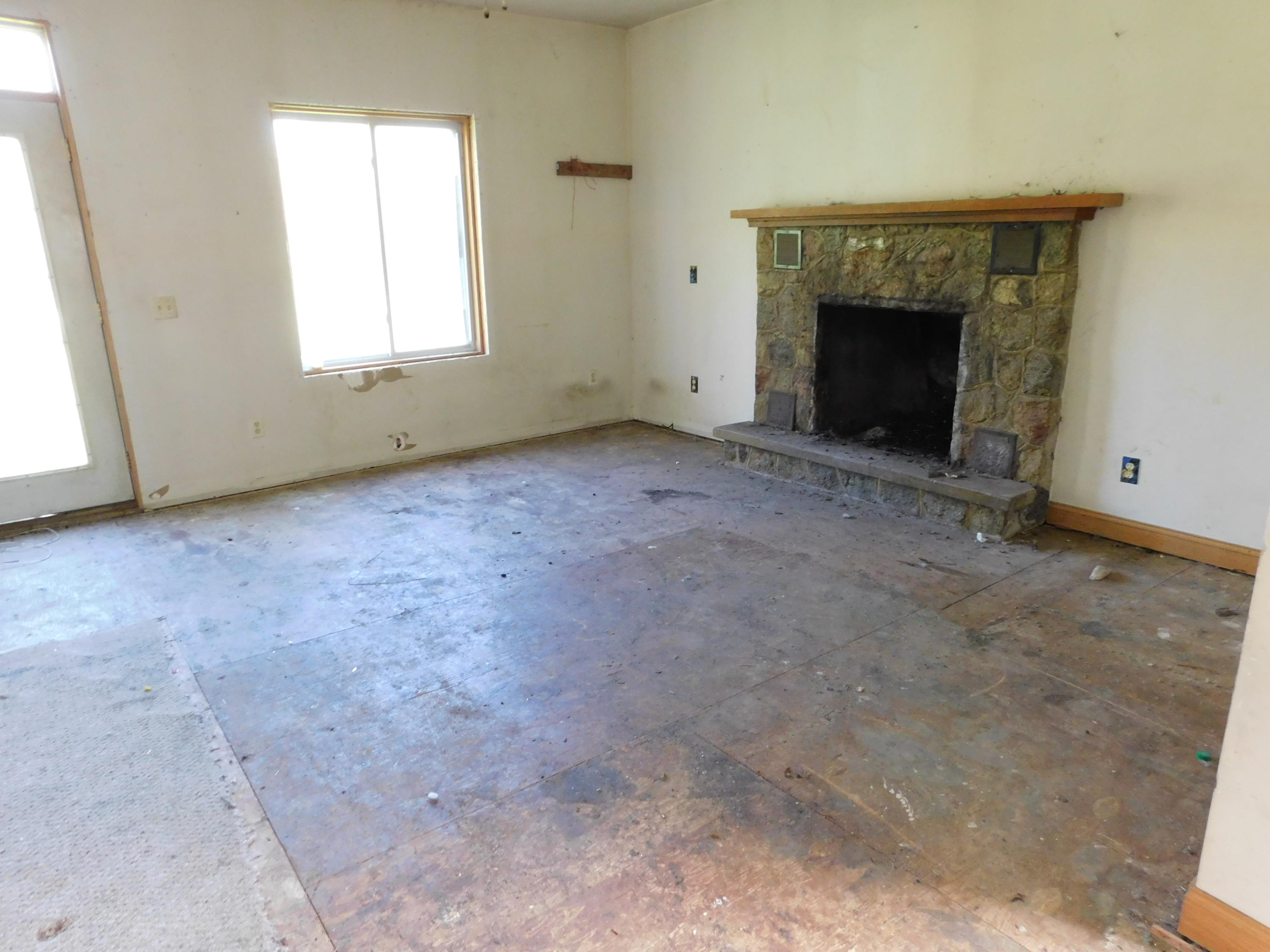 E4963 East Simmons Road Hessel, MI 49745 - Photo 8 of 14 Gallery Image 8