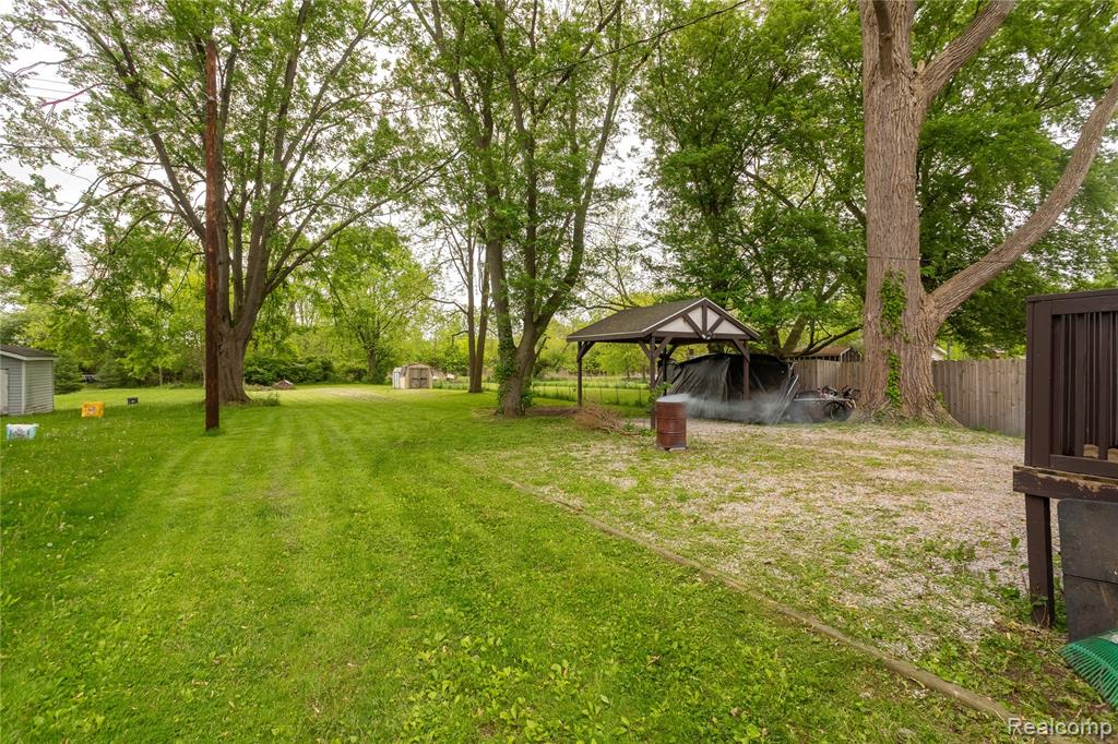 1896 Spaulding Road Monroe, MI 48162 - Photo 21 of 31 Gallery Image 21