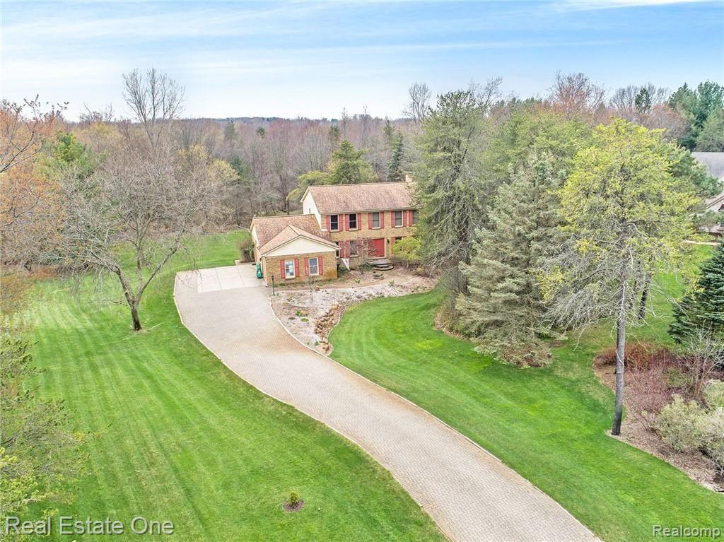 3510 Landview Drive Rochester, MI 48306 - Photo 36 of 50 DJI_0264.jpg