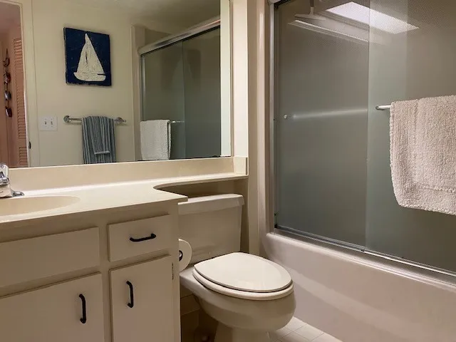 $5,900 | 1850 Bay Road, Unit 2E, Vero Beach, FL 32963