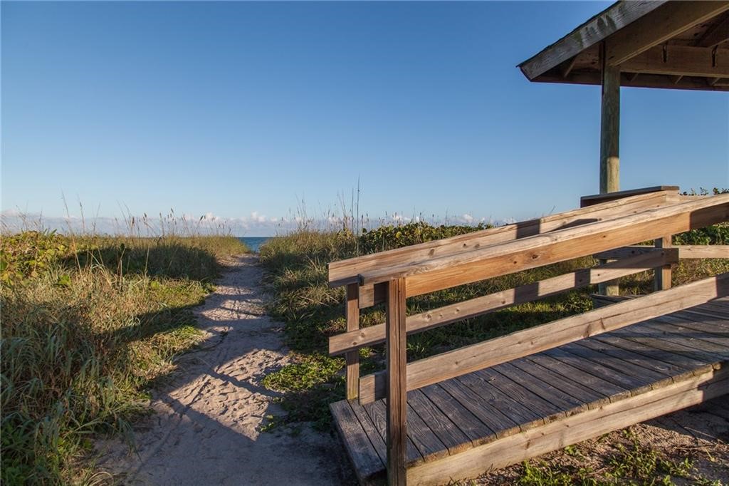 1850 Bay Road, Unit 2E Vero Beach, FL 32963 - Photo 22 of 27