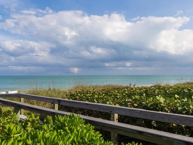 $5,900 | 1850 Bay Road, Unit 2E, Vero Beach, FL 32963