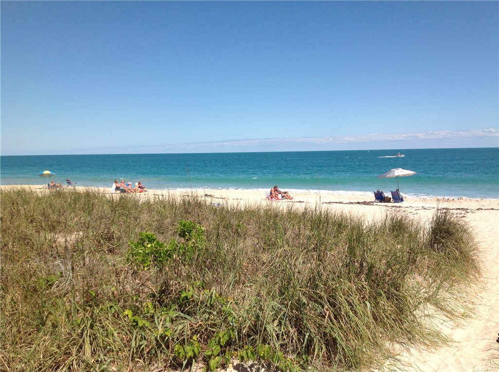 1850 Bay Road, Unit 2E Vero Beach, FL 32963 - Photo 24 of 27