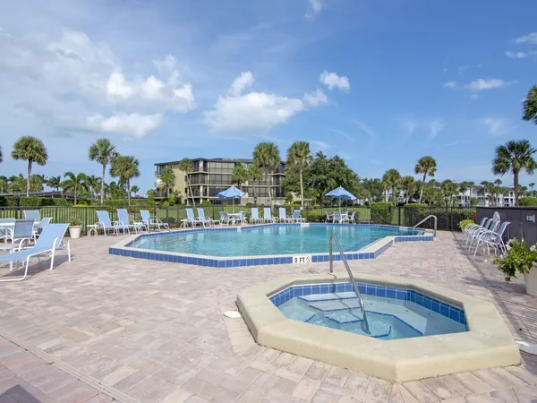 $5,900 | 1850 Bay Road, Unit 2E, Vero Beach, FL 32963