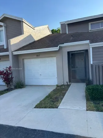 $3,000 | 667 Woodgate Lane, Unit B, Sunrise, FL 33326