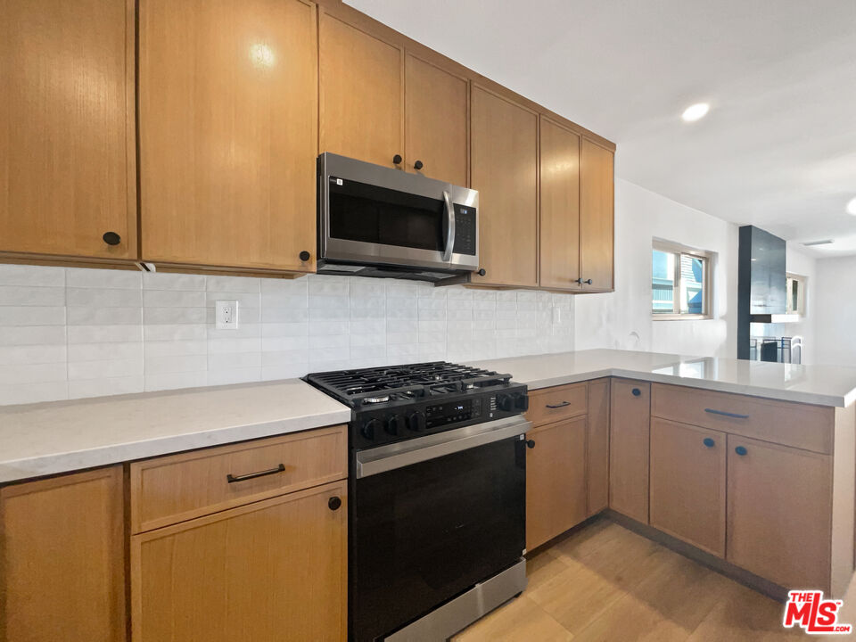 5736 Vantage Avenue Valley Village, CA 91607 - Photo 17 of 28