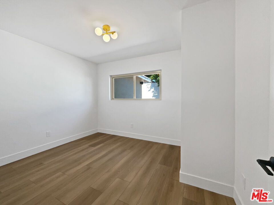 5736 Vantage Avenue Valley Village, CA 91607 - Photo 22 of 28