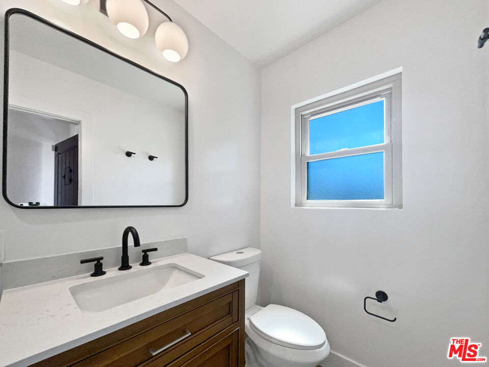 5736 Vantage Avenue Valley Village, CA 91607 - Photo 23 of 28