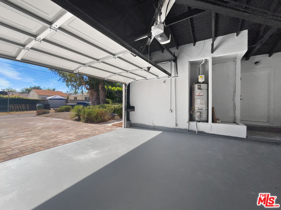 5736 Vantage Avenue Valley Village, CA 91607 - Photo 24 of 28