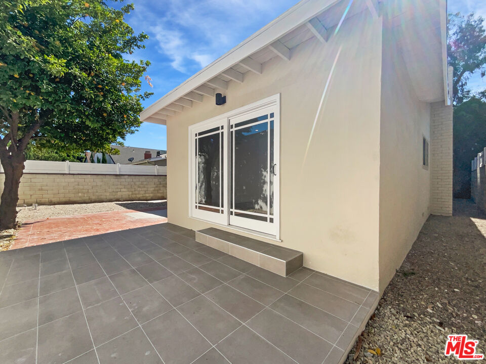 5736 Vantage Avenue Valley Village, CA 91607 - Photo 27 of 28