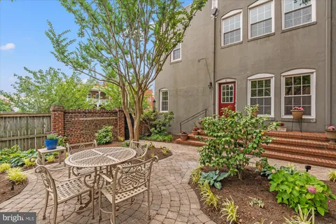 $1,490,000 | 539 South Columbus Street, Alexandria, VA 22314