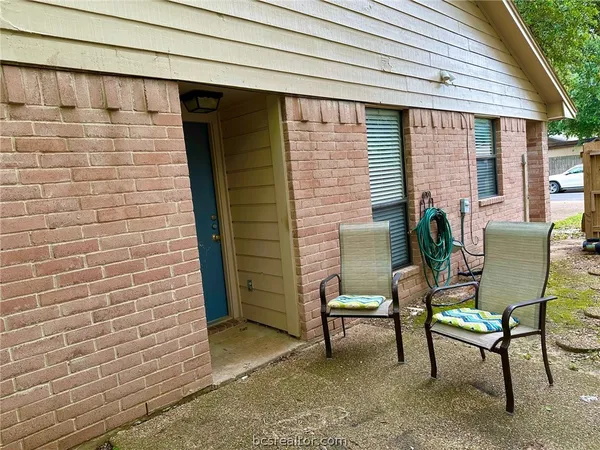$1,195 | 706 Cross Timbers Drive, College Station, TX 77840