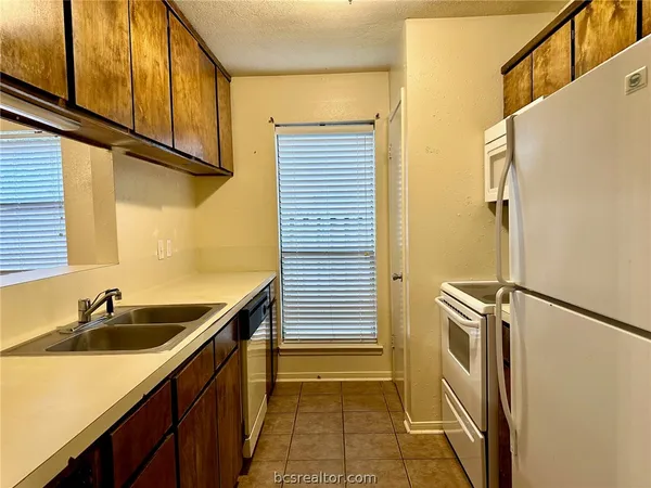$1,195 | 706 Cross Timbers Drive, College Station, TX 77840